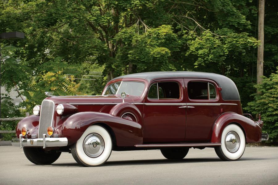  Cadillac Twelve Formal Sedan by Fleetwood 1937 года  (фото 26 из 26)
